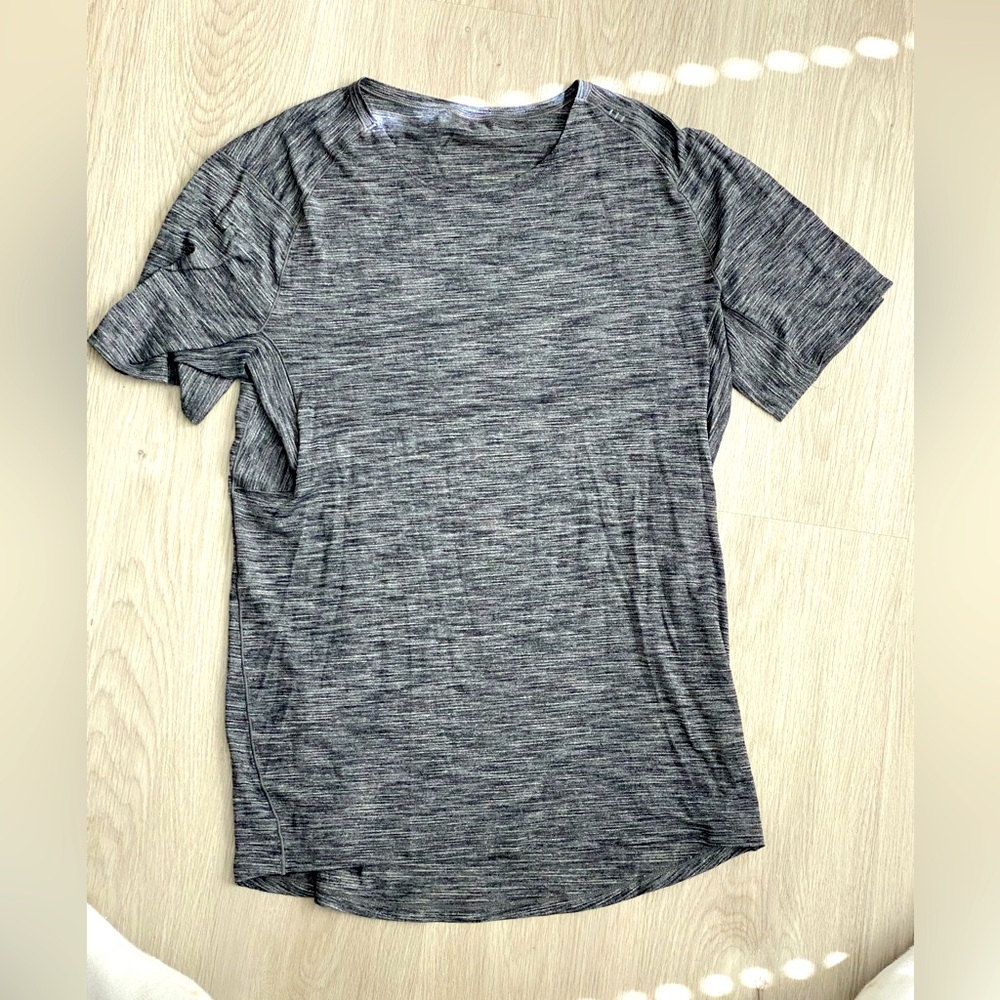 Lululemon yoga t shirt